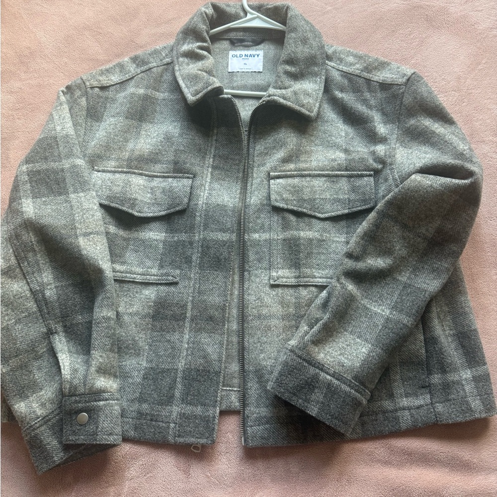 Old Navy Woman’s Gray Plaid Zip-Front Field Jacket cropped